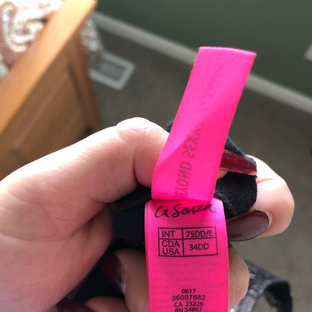 La Senza bra.